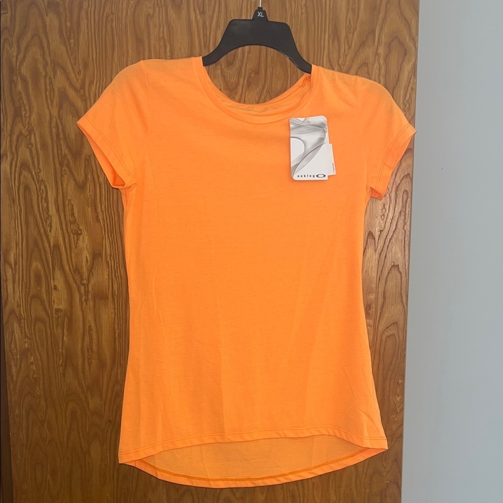 Oakley NWT size Large Orange Short Sleeve Top Ohydrolix